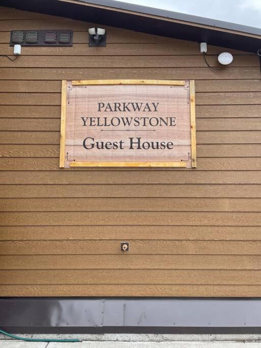 Parkway Yellowstone Guest House #7 Gardiner Esterno foto