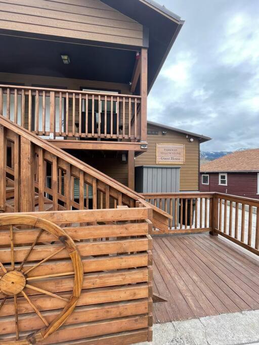 Parkway Yellowstone Guest House #7 Gardiner Esterno foto
